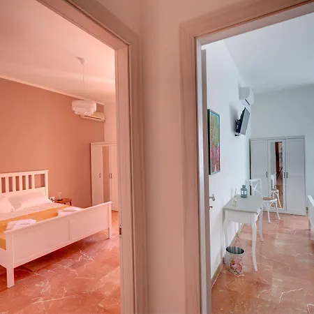 ベッド・アンド・ブレックファスト Butterfly レッチェ