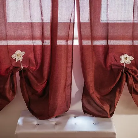 Butterfly Nocleg ze śniadaniem 3*